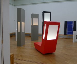 Black, White, two Gray to Red, Lichtinstallatie _ objecten, Plexiglas en Forex